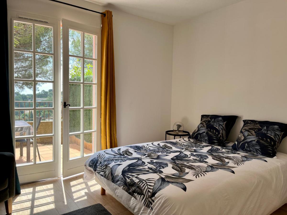 מוגין Village Typique - Piscine - Grande Terrasse Ombragee - Logement Climatise מראה חיצוני תמונה